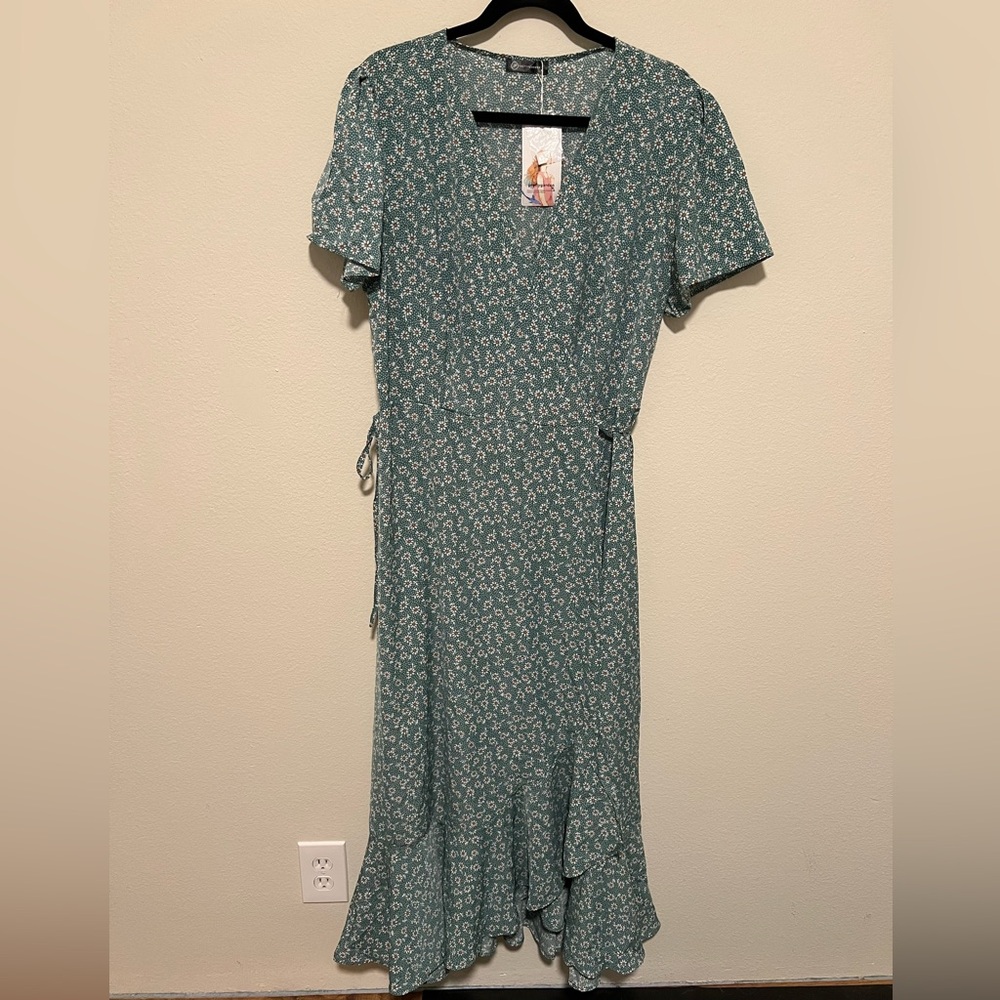 NWT Pretty Garden Green Daisy Wrap Dress XL